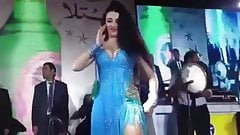 HOTEST AND SEXIEST BELLY DANCER HUHH